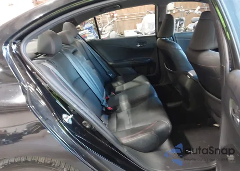 2017 Honda Accord Sport Se z USA, uszkodzony, nr VIN 1HGCR2F13HA204684